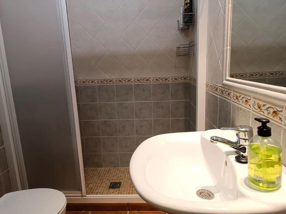 Muy Cerca De La Playa. Primera Linea. Apartment Рота Екстериор снимка
